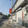 门市转让 
小营店村有一饭店转租，精装修五个单间有大厅配套设备齐全，停车方便。（第 2 张）