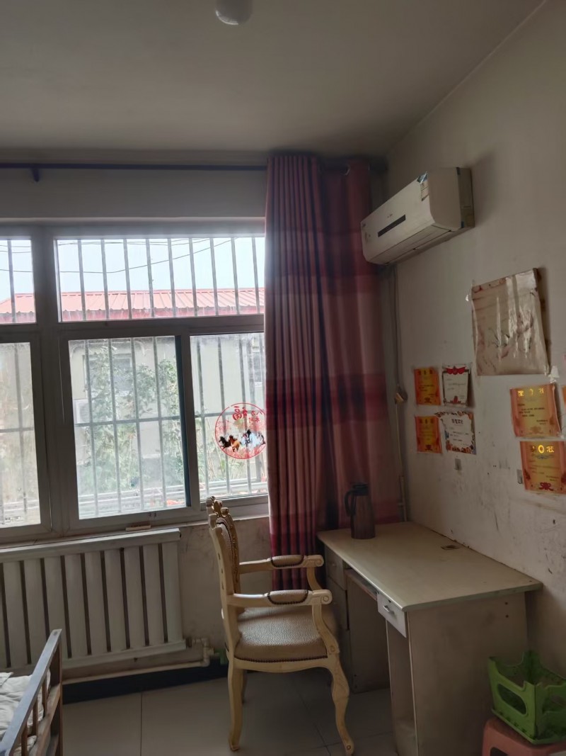 房屋出租，地址滏东大街与滏漳路交叉口，明珠花园小区东行100米二楼，两个卧室带客（第 3 张）