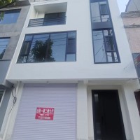 新市场红绿灯东30米路南门面房出租一楼二楼大厅上下200多平，可整租可分租（第 1 张）