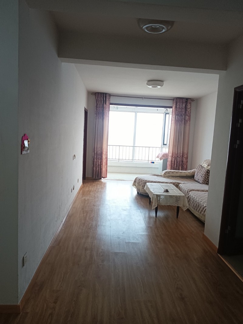 锦绣江南一号楼二单元26层，三室两厅一卫，家具家电齐全，有意者电话联系（第 1 张）