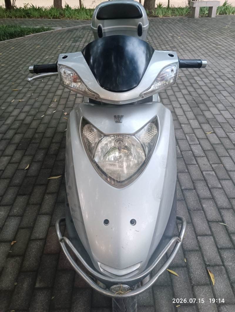 出售豪爵天鹰125踏板，车况精品，便宜出售1300元，真心想要价格可以小刀，喜欢（第 1 张）