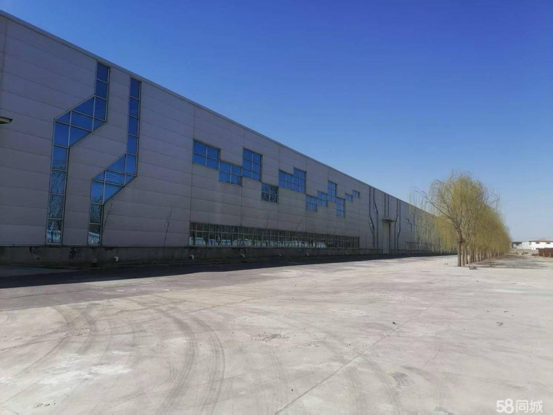 厂区地理位置优越，交通便利，厂区内宽敞明亮，有航车，可仓储可租赁。联系电话（第 1 张）
