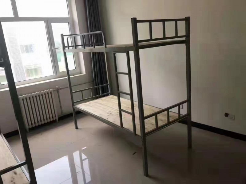 利金办公专业定做校具
办公家具，一个也是批发价格…可来样定做
厂址：永年区永（第 2 张）