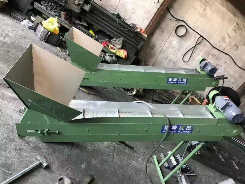 建峰专业制造上料机
质量保证，省时省力
建峰机械欢迎您的订购
地址：河北铺（第 1 张）