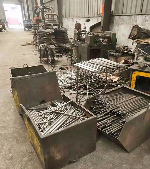 主营：10-20盘条 
单头螺栓，双头螺栓，拉条，U型丝，方形卡，7字地脚螺栓（第 2 张）