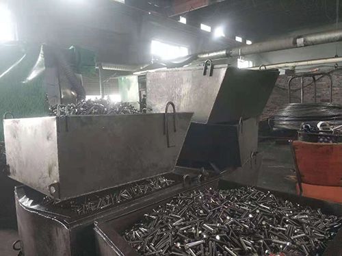 学良高强度螺栓
主营：M8 M12 M14  新标5782 5783 GB93（第 1 张）