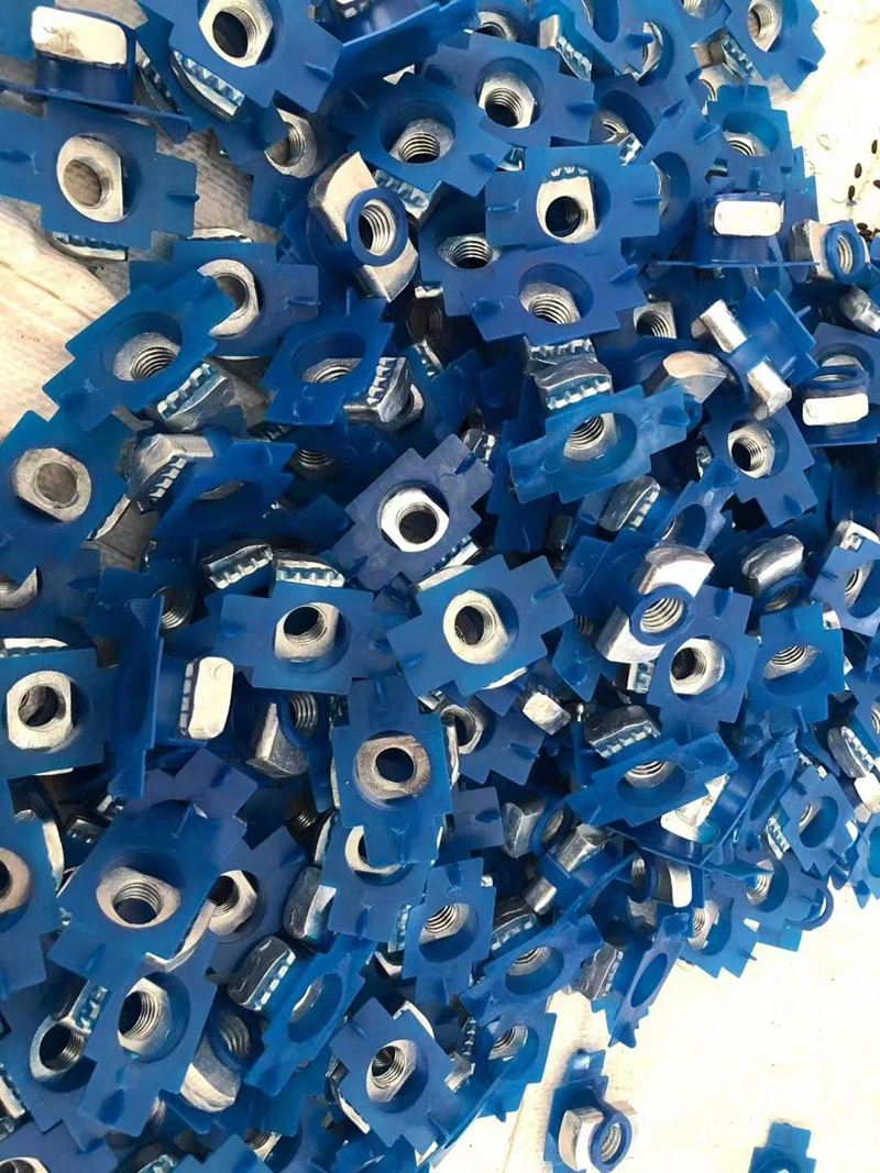 晟亚特抗震配件大全
主营产品：保温P型卡、4厚5厚铰链接A、B,底座A、底座B（第 2 张）