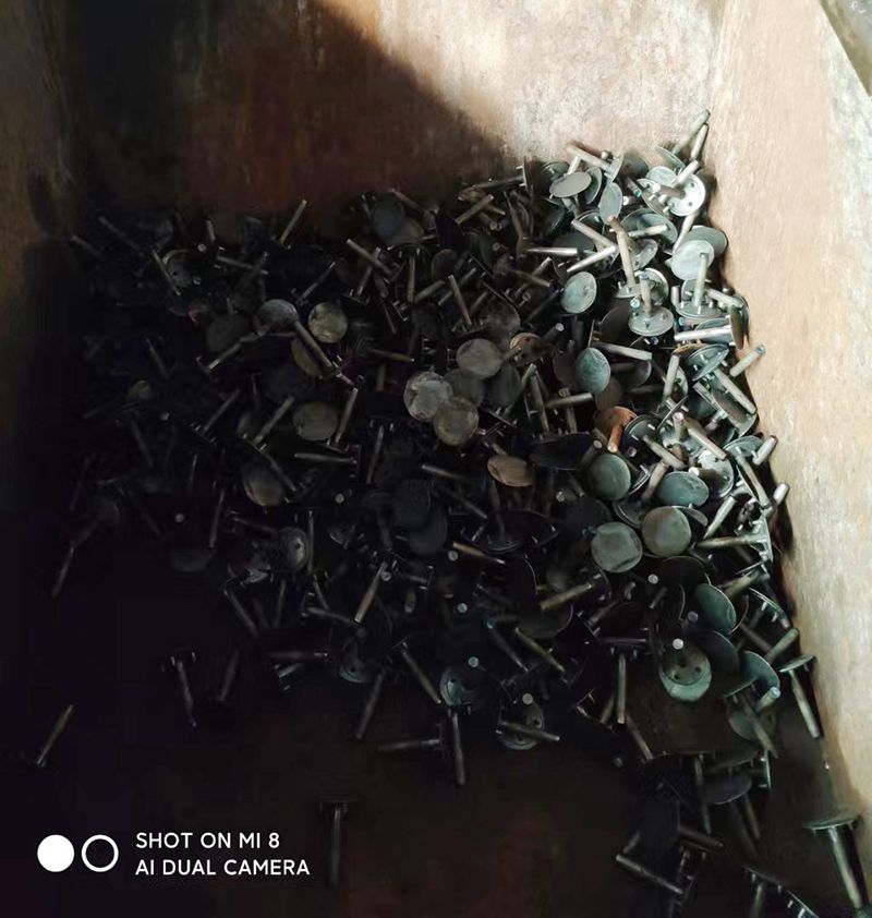 永年区海峰标准件厂
主要生产：畚头螺丝、皮带钉、8-16、四方、双头
订做各（第 1 张）