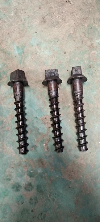 道钉厂家
主要生产：机制道钉，手工道钉，木螺纹道钉，扒钉
机制道钉规格
8（第 2 张）