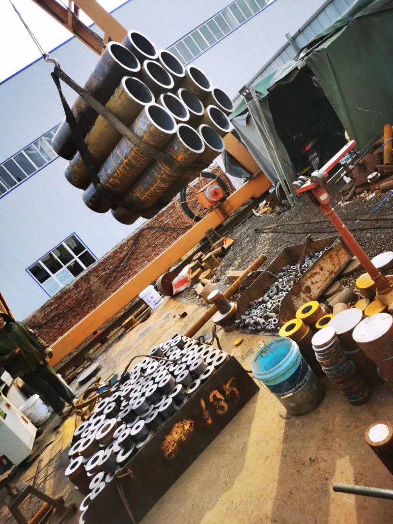 主营锰板，碳结板，耐磨板，3万瓦激光切割下料。圆钢，厚壁管，锯床，圆锯机下料
（第 7 张）