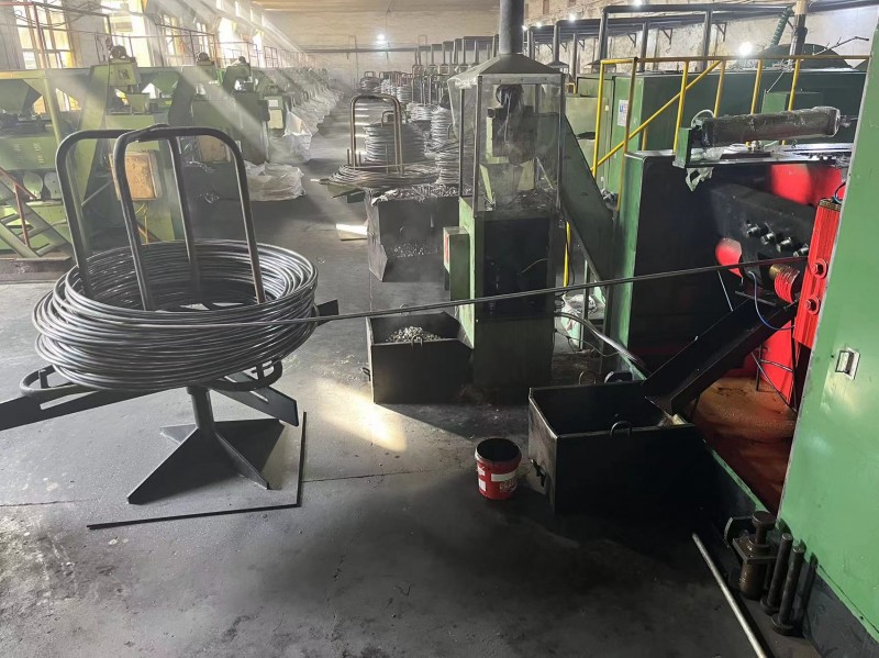本厂自有11b-41b冷镦、热打设备，可以对外加工各种国标、德标、英美制正反扣、（第 1 张）