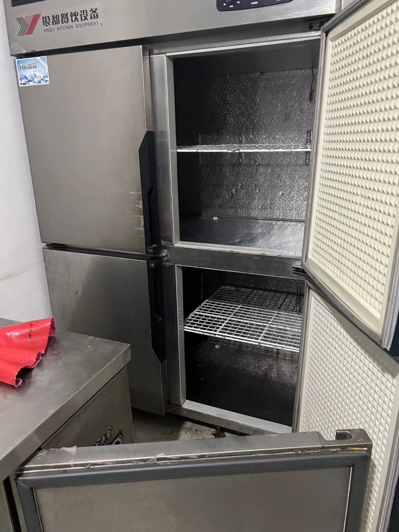 饭店不干了，处理些厨房用品，有一个四门冷柜，一个桌面冷藏柜，一个1.5米✖️0.（第 4 张）