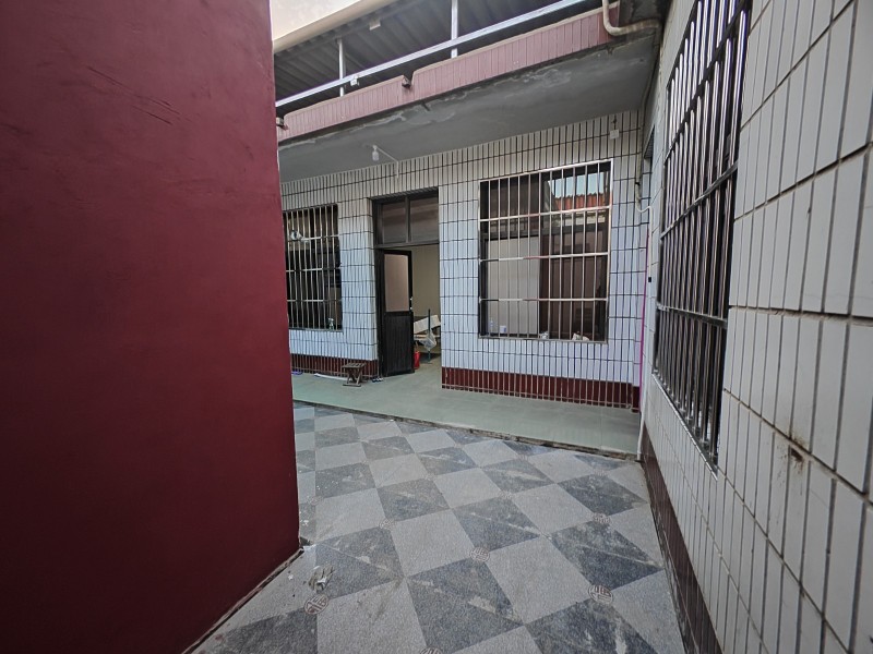 出租单身公寓，水电齐全，拎包入住，建材市场附近（第 2 张）