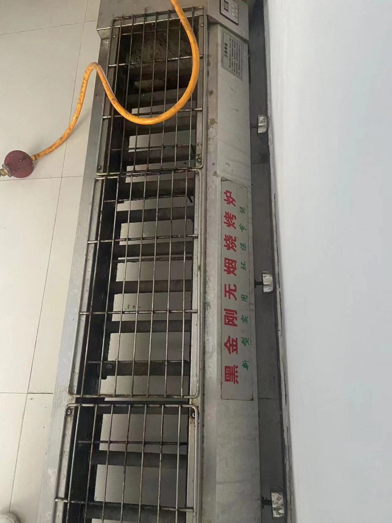 1米8无烟电烧烤炉，几乎没有用。出售800（第 1 张）