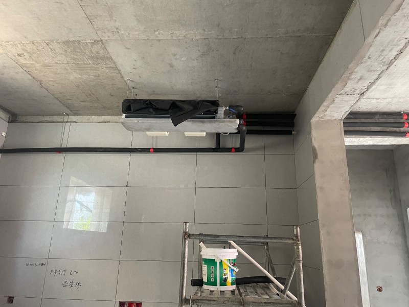 专业安装空气能热泵热水器，主营格力空气能，万居隆空气能（第 1 张）