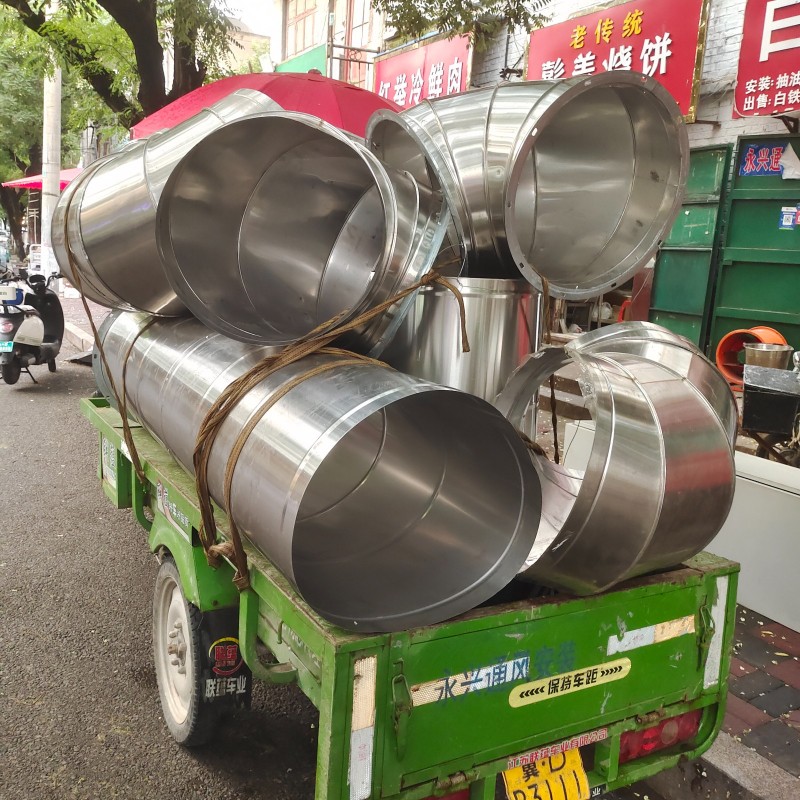 主要制作白铁皮加工，烟罩排烟管道，不锈钢烟罩排烟管道（第 2 张）