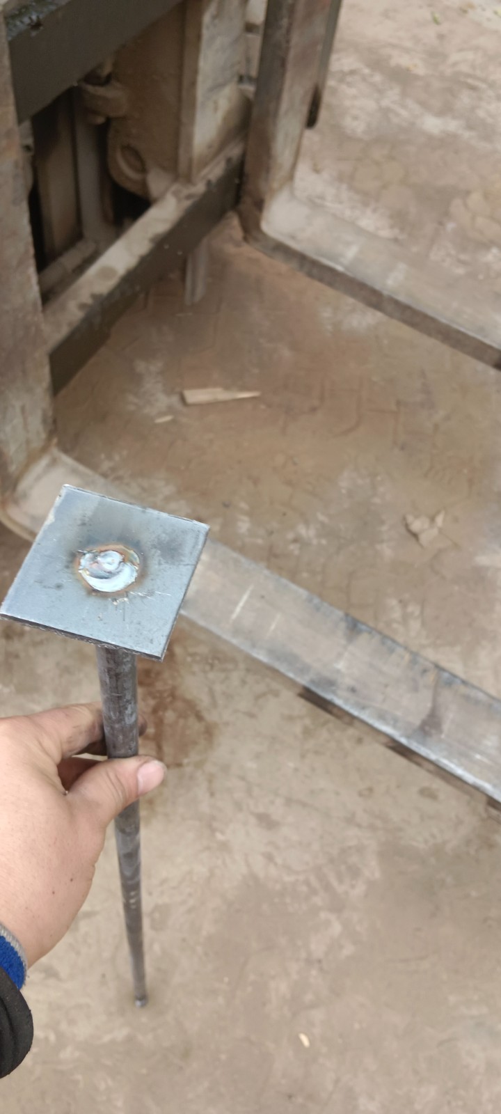 【闫明二保焊】
异型件焊接，大量接单，量大从优。
寻长期合作伙伴儿
[专业（第 3 张）