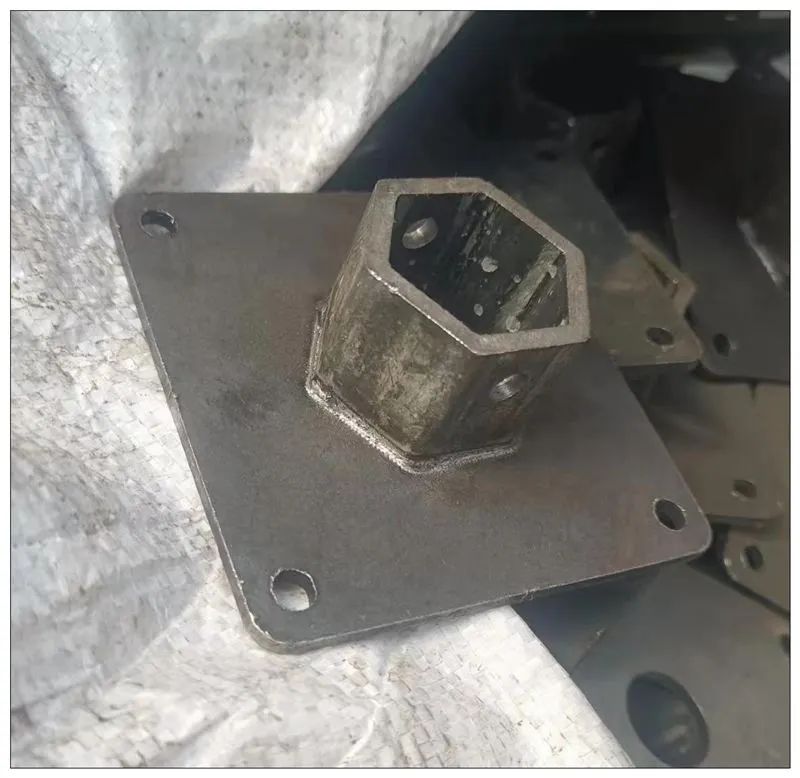 炎森大型电焊加工厂
专业加工 激光焊接件、二保焊接件、埋弧焊接件、氩弧焊接件、（第 2 张）