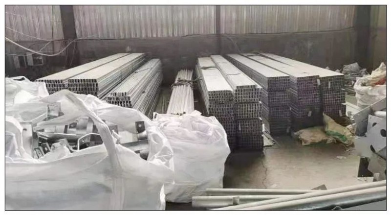 邯郸市三匠金属制品有限公司
主要生产经营：光伏热镀锌螺栓、地脚预埋件、螺母、U（第 1 张）