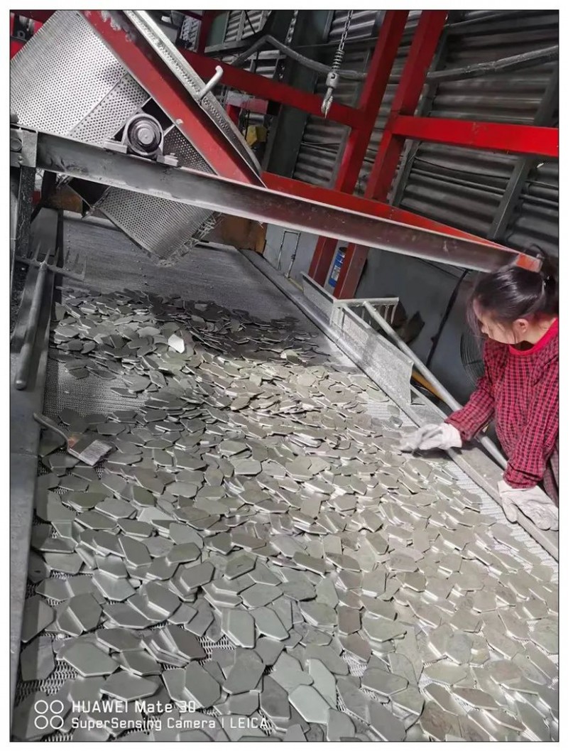 中原（东凯）
达克罗 封闭 多元合金共渗
我厂加工各种螺丝螺母、平弹垫地角地（第 8 张）