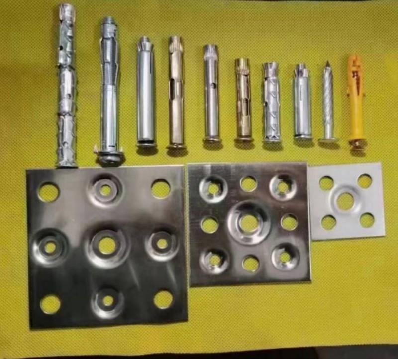 吊顶专用钉
光伏不锈钢301专用螺栓，吊顶专用钉（第 2 张）