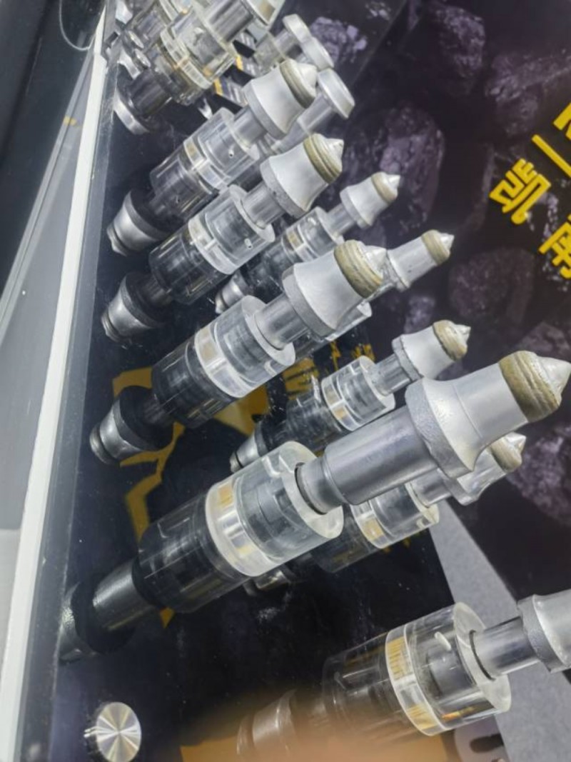 臣工紧固件（第 4 张）