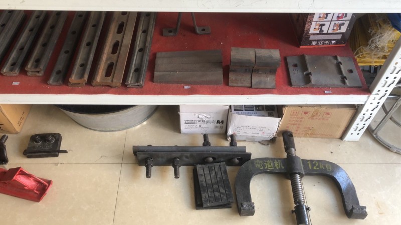 邯郸市鸿川金属制品有限公司 工矿配件
地址:中国国际标准件产业城（第 2 张）