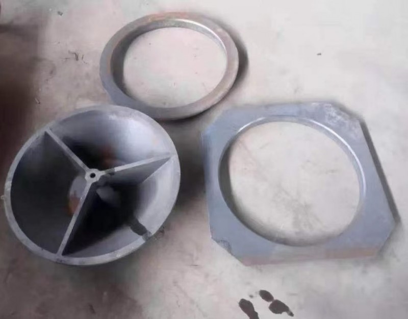 主营：各种轨道铸钢轮：比翼轮：各种铸件产品及车床加工。（第 4 张）