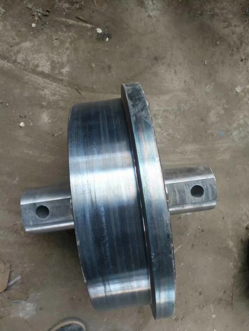 主营：各种轨道铸钢轮：比翼轮：各种铸件产品及车床加工。（第 1 张）
