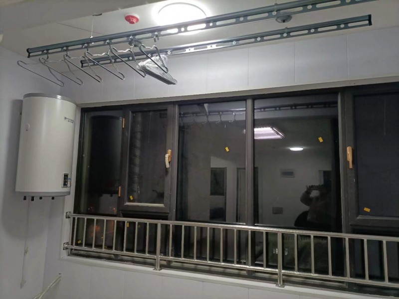 出租万浩凤凰台
电梯好楼层125平。家具家电齐全，首次出租，拎包入住。有钥匙，（第 7 张）