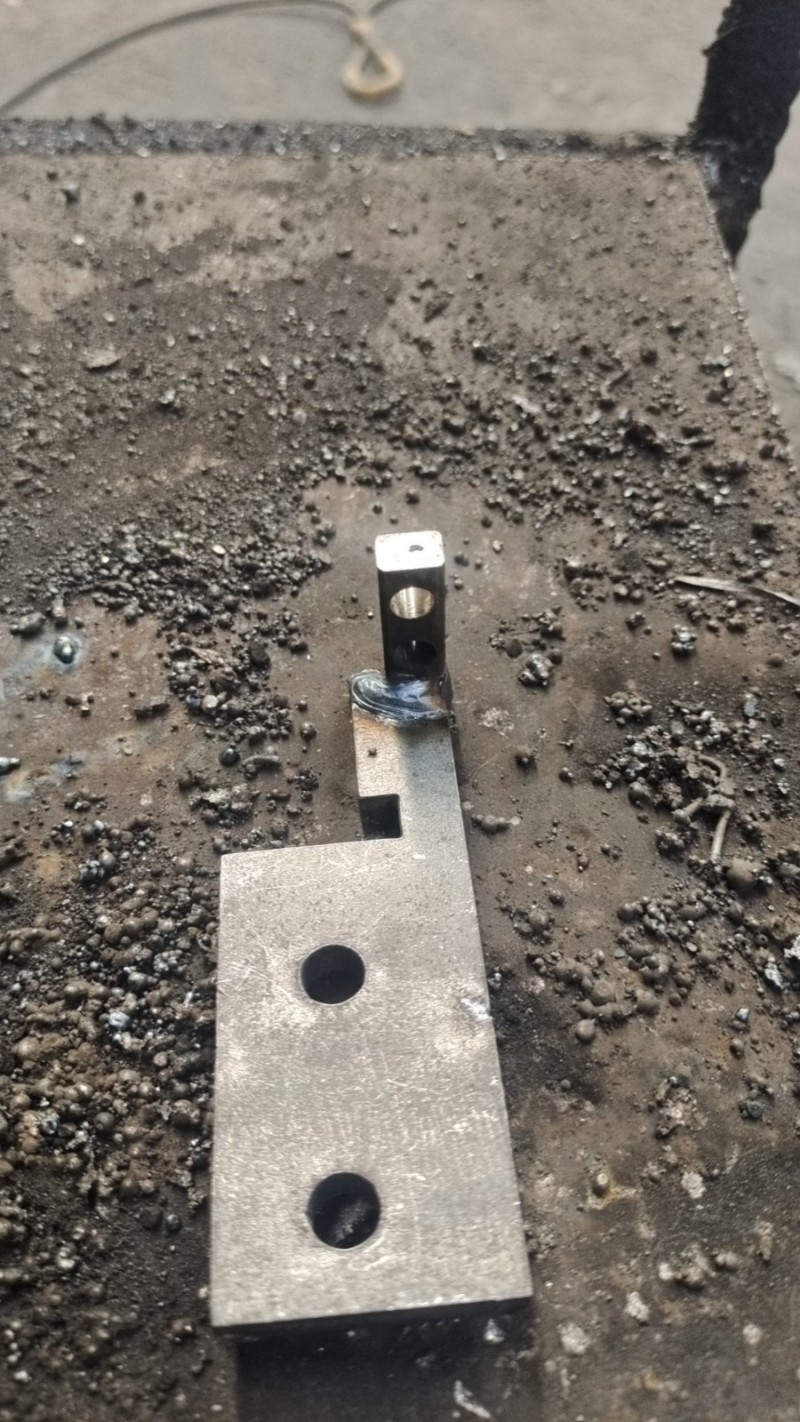 雄涛电焊加工厂
电焊二保焊专业制作及加工各种预埋件，地脚螺栓，钢结构.光伏配件（第 6 张）