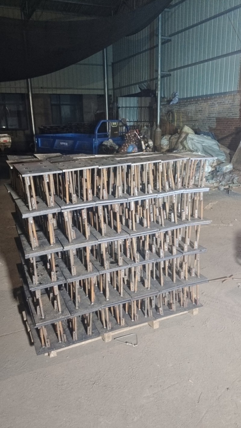 雄涛电焊加工厂
电焊二保焊专业制作及加工各种预埋件，地脚螺栓，钢结构.光伏配件（第 8 张）