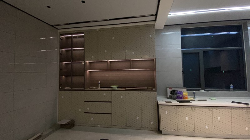 承包室内装修、小区、老旧房子装修、门市装修。全屋定制。价格合理。需要的联系（第 5 张）