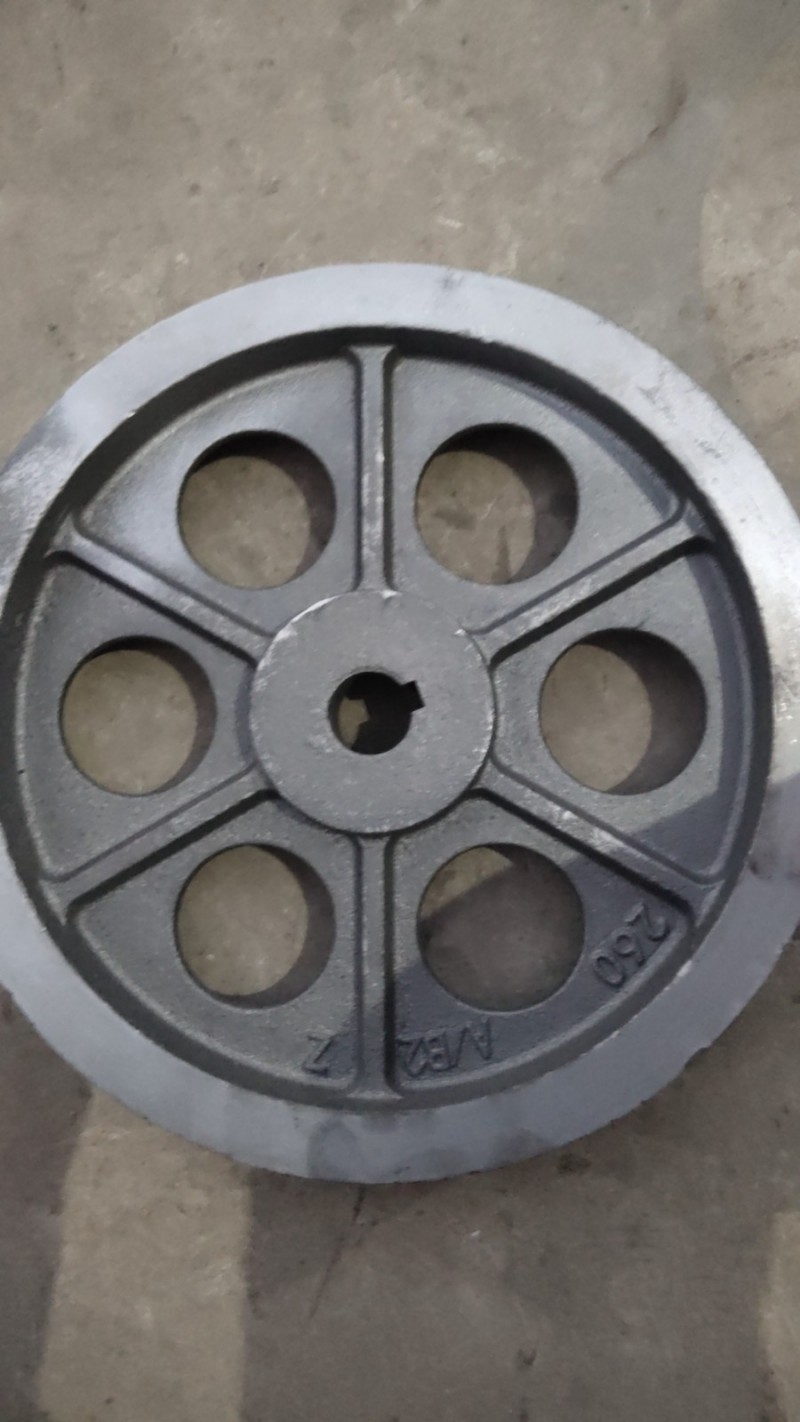 我厂生产ABCDE各种型号皮带轮，可以来图定做各种异形铸件，经销联轴器有爪式联轴（第 4 张）