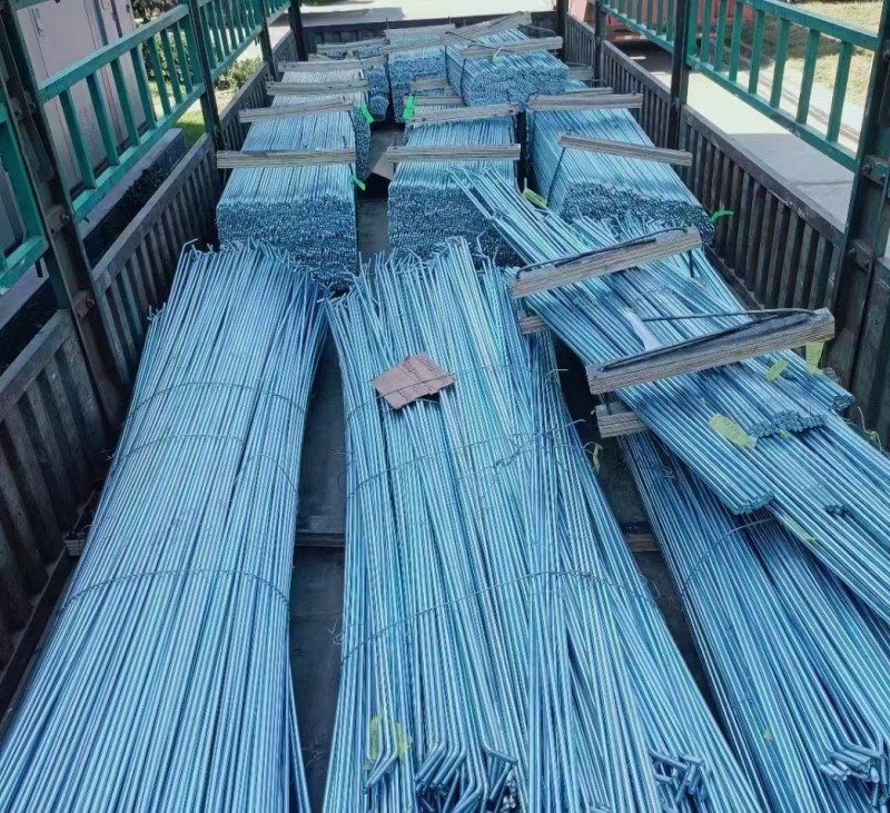 河北钢德紧固件制造有限公司
主营355B355D35号235B45号
拔料加（第 3 张）