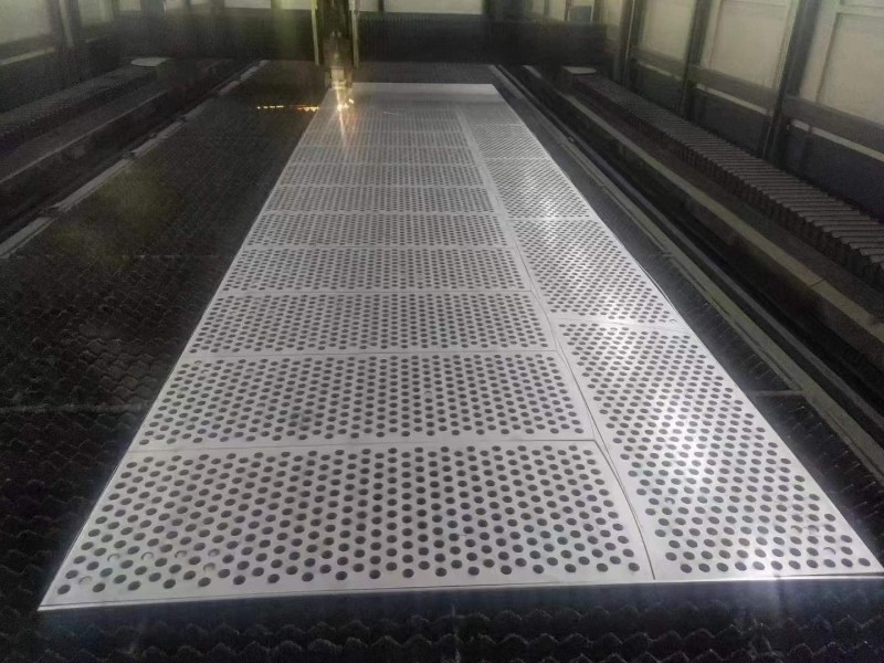 汇恒6万瓦激光切割加工中心
特色经营：2520 2507 2205 253MA（第 2 张）
