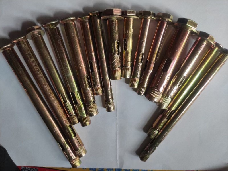 小头带孔国标拉爆镀锌彩插片壁虎国标 美式击芯膨胀钉（第 3 张）