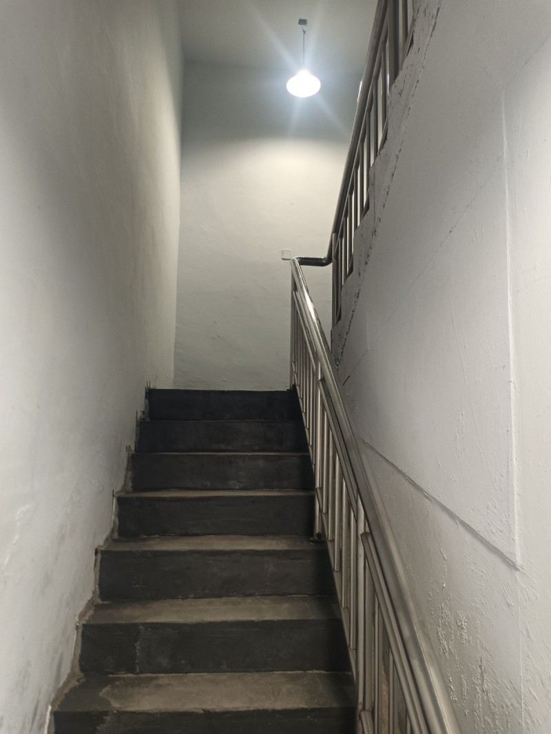 紧邻工业区，守着居民区，人流量巨大！位置好！家用电，电费低，三厢两厢电都有，水不（第 2 张）