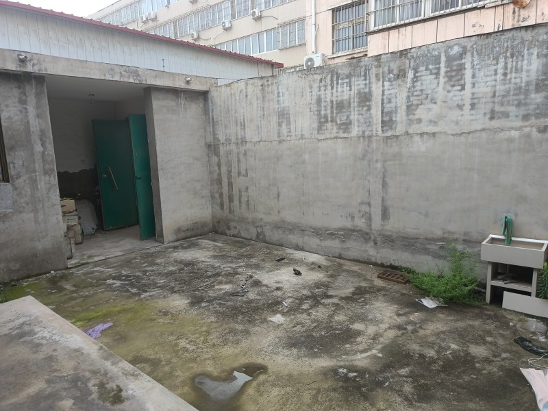 环保人家一套独院（毛坯），二实、五实、实验中学学区房，水电齐全、地暖已铺、有土地（第 1 张）