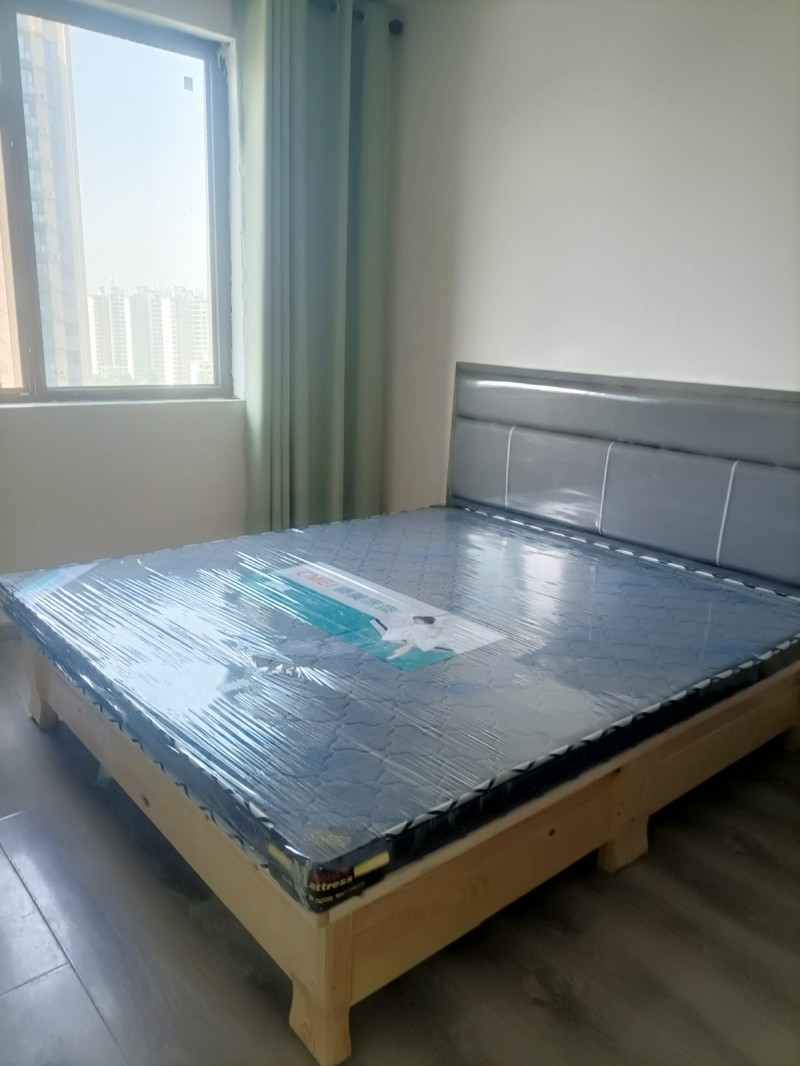 出租万浩凤凰台16号楼，黄金楼层，面积125平，家具家电齐全，有车位，集体供暖，（第 1 张）