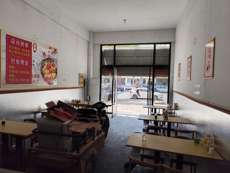 可出租，也可转让，1000/月，上下两层，每层约60平米，旺客快餐店，里面桌椅厨（第 3 张）