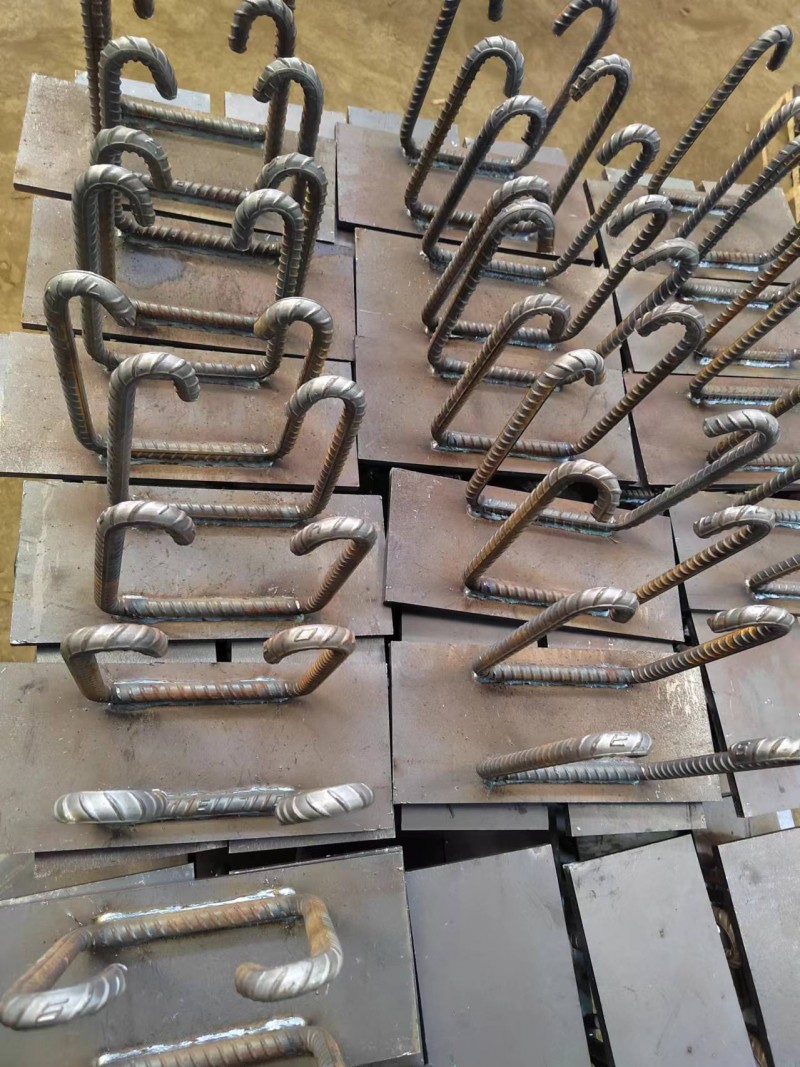 常年大量接各种焊工活 喷漆
地址在永年区东二环加油站南侧（第 5 张）