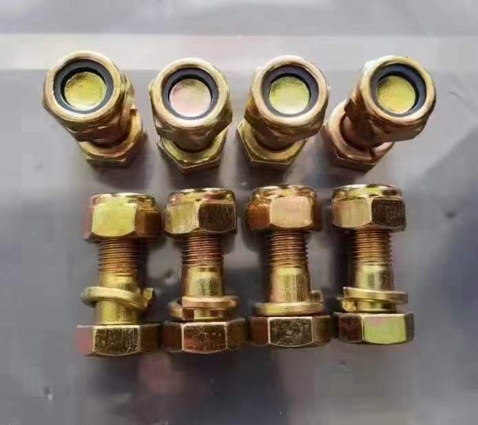 旋耕机专用刀库螺丝 
10×30尼龙自锁16方/17方 
12*30尼龙细牙（第 5 张）