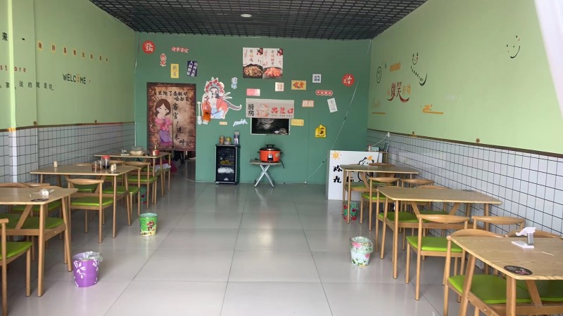 转让 店小二石锅鸡门店
70平，店内带卫生间，接受即可营业，设备齐全。
本店（第 1 张）