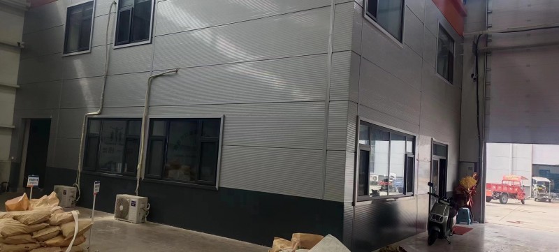 转租 世创物流港仓库560平
带有办公楼上下两层带航吊办公用品
如有业务的提（第 3 张）