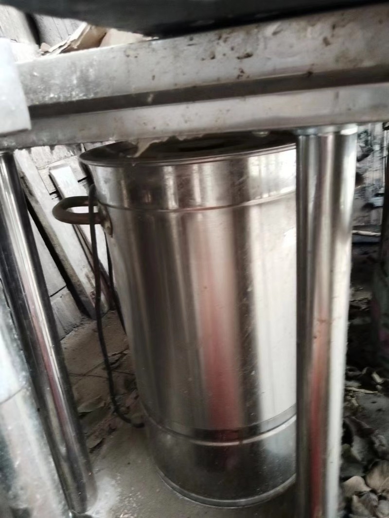 本人有一套开早餐店的用具，有需要的可以联系 
地址：永年区界河店乡，北郑州（第 4 张）