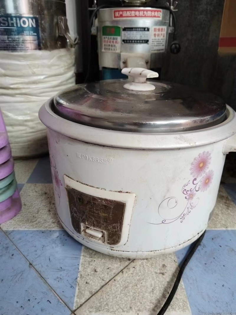 本人有一套开早餐店的用具，有需要的可以联系 
地址：永年区界河店乡，北郑州（第 5 张）