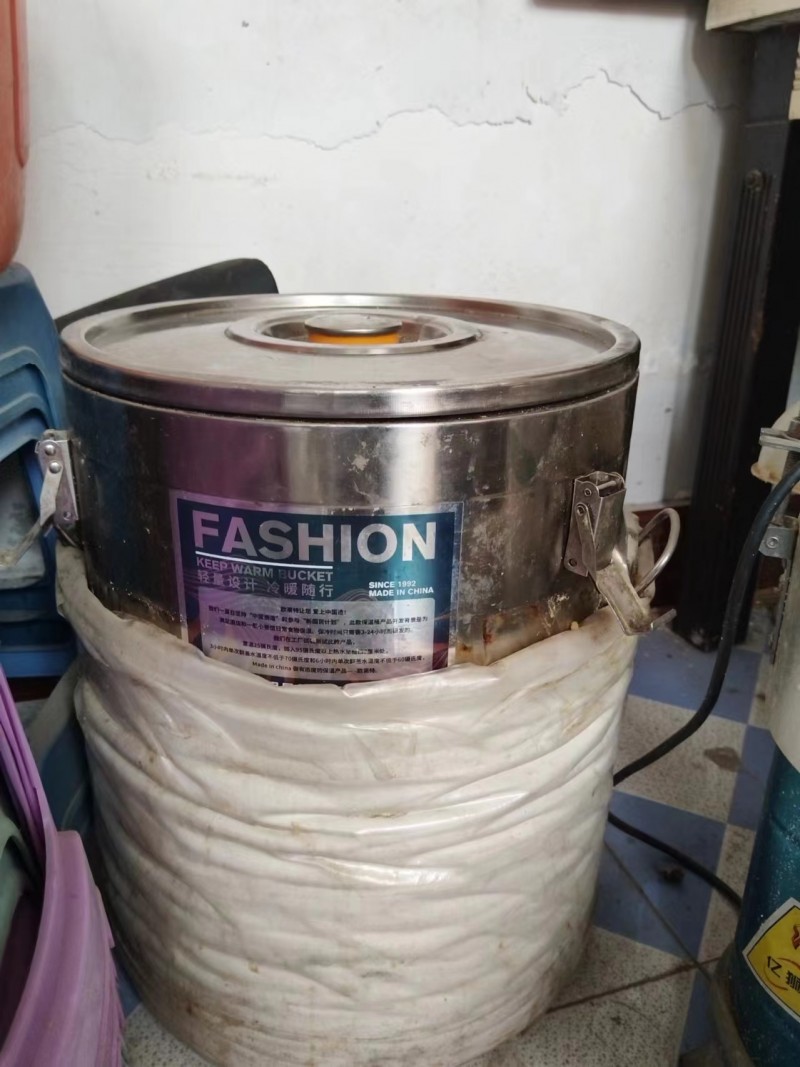 本人有一套开早餐店的用具，有需要的可以联系 
地址：永年区界河店乡，北郑州（第 6 张）