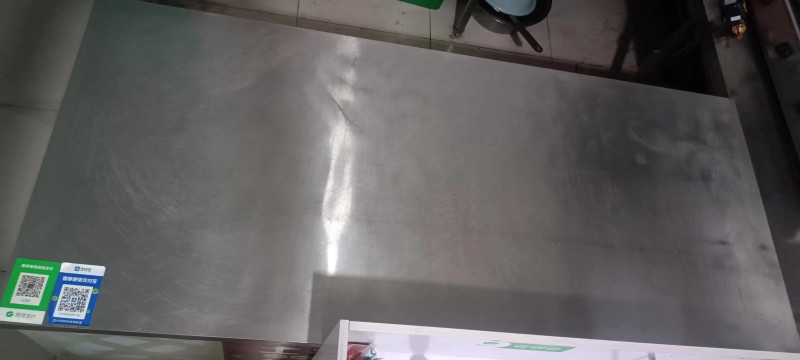 小店停业变卖用具
东西用了一年多一点
各种用具都是九成新
地址：西阳城（第 4 张）