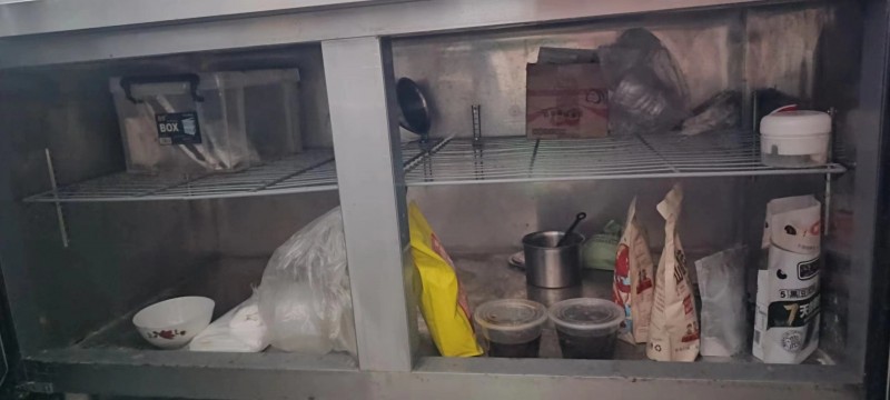 小店停业变卖用具
东西用了一年多一点
各种用具都是九成新
地址：西阳城（第 5 张）